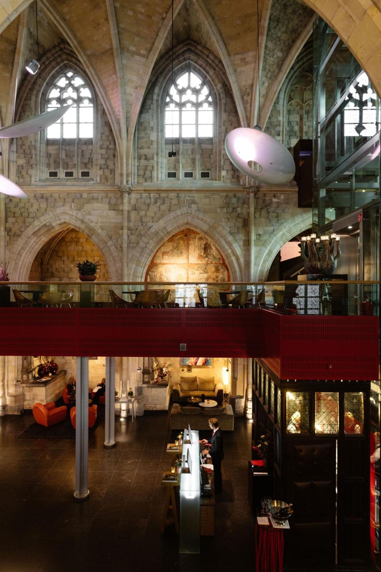 Kruisherenhotel Maastricht - Oostwegel Collection, Member Of Design Hotels Ngoại thất bức ảnh The interior of the hotel