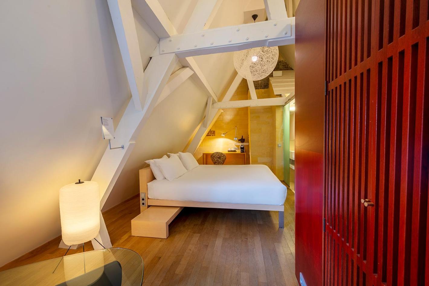 Kruisherenhotel Maastricht - Oostwegel Collection, Member Of Design Hotels Ngoại thất bức ảnh A room at the hotel