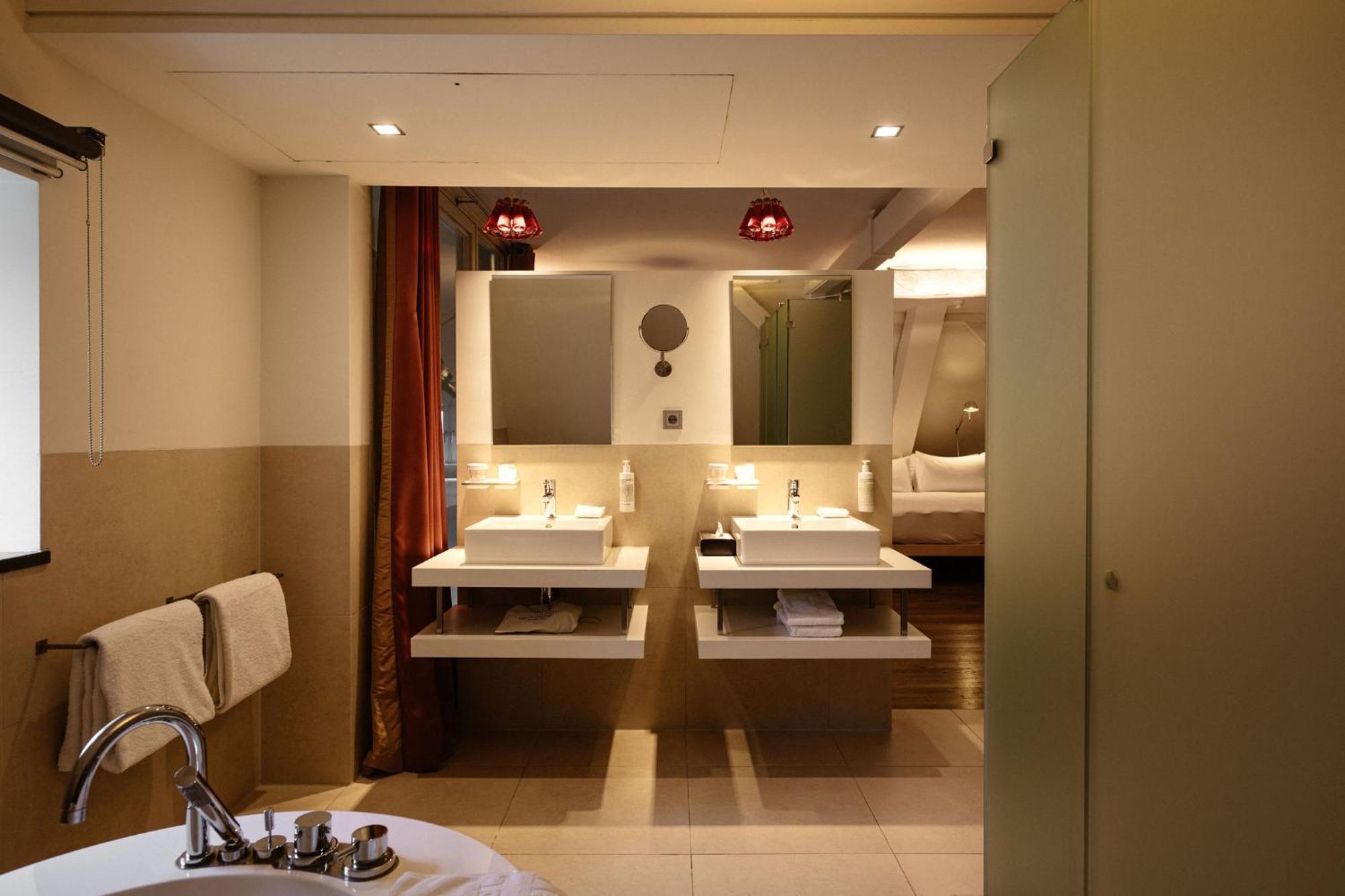 Kruisherenhotel Maastricht - Oostwegel Collection, Member Of Design Hotels Ngoại thất bức ảnh Bathroom