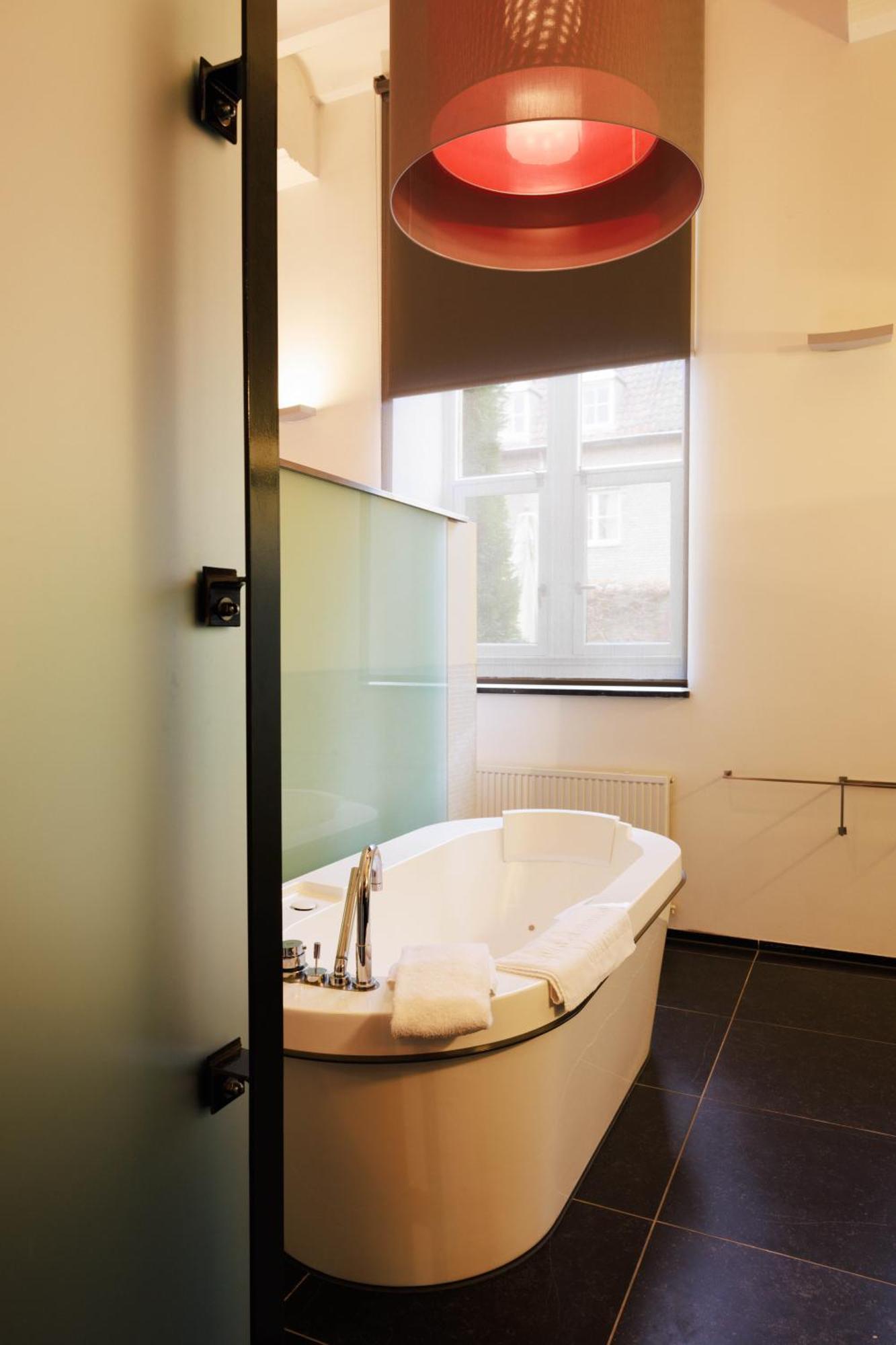 Kruisherenhotel Maastricht - Oostwegel Collection, Member Of Design Hotels Ngoại thất bức ảnh