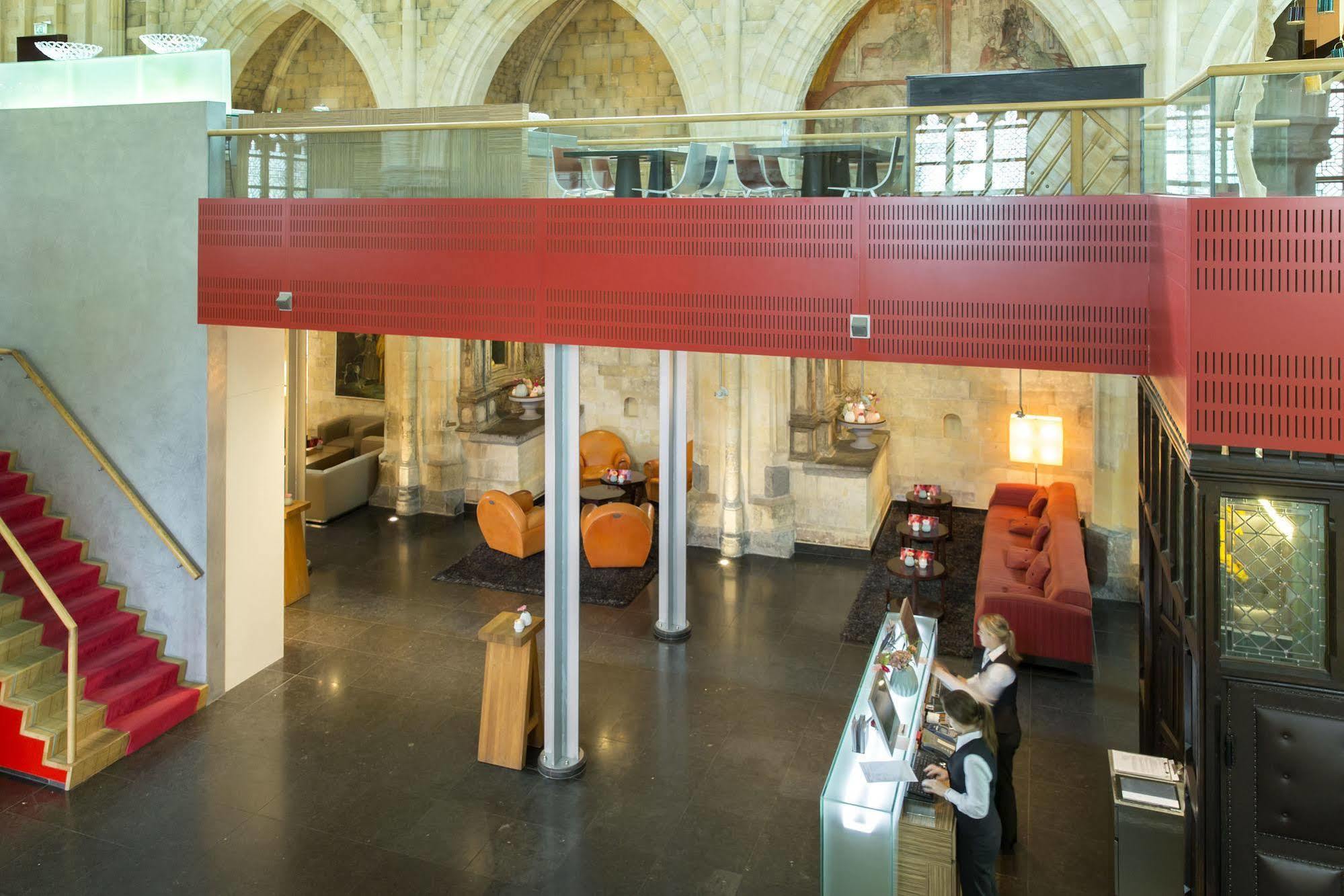 Kruisherenhotel Maastricht - Oostwegel Collection, Member Of Design Hotels Ngoại thất bức ảnh The interior of the museum