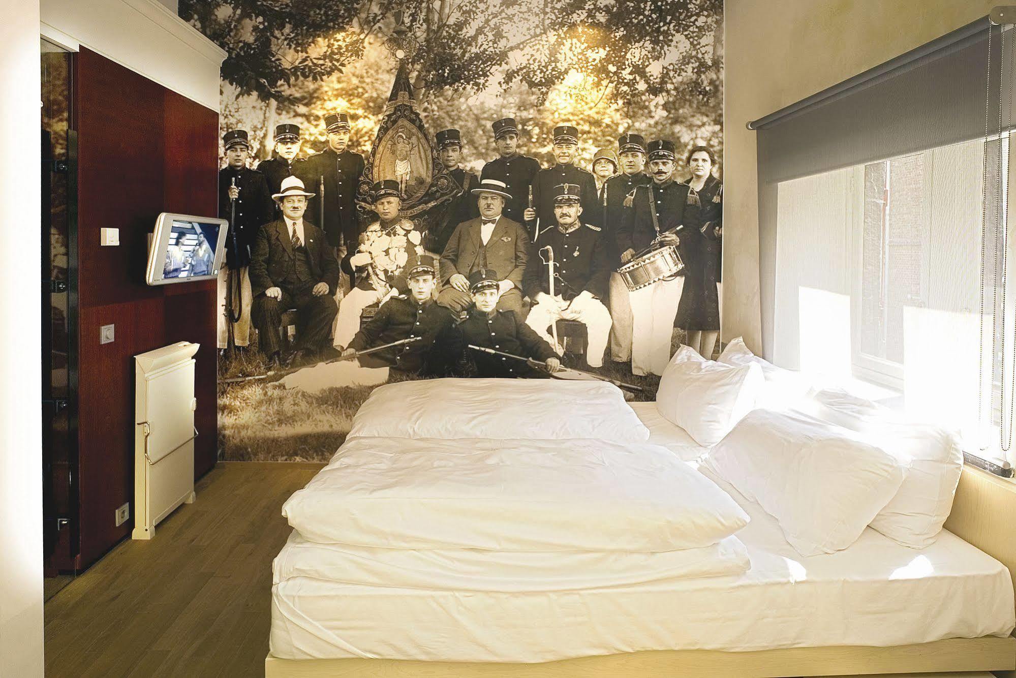 Kruisherenhotel Maastricht - Oostwegel Collection, Member Of Design Hotels Ngoại thất bức ảnh A room at the hotel
