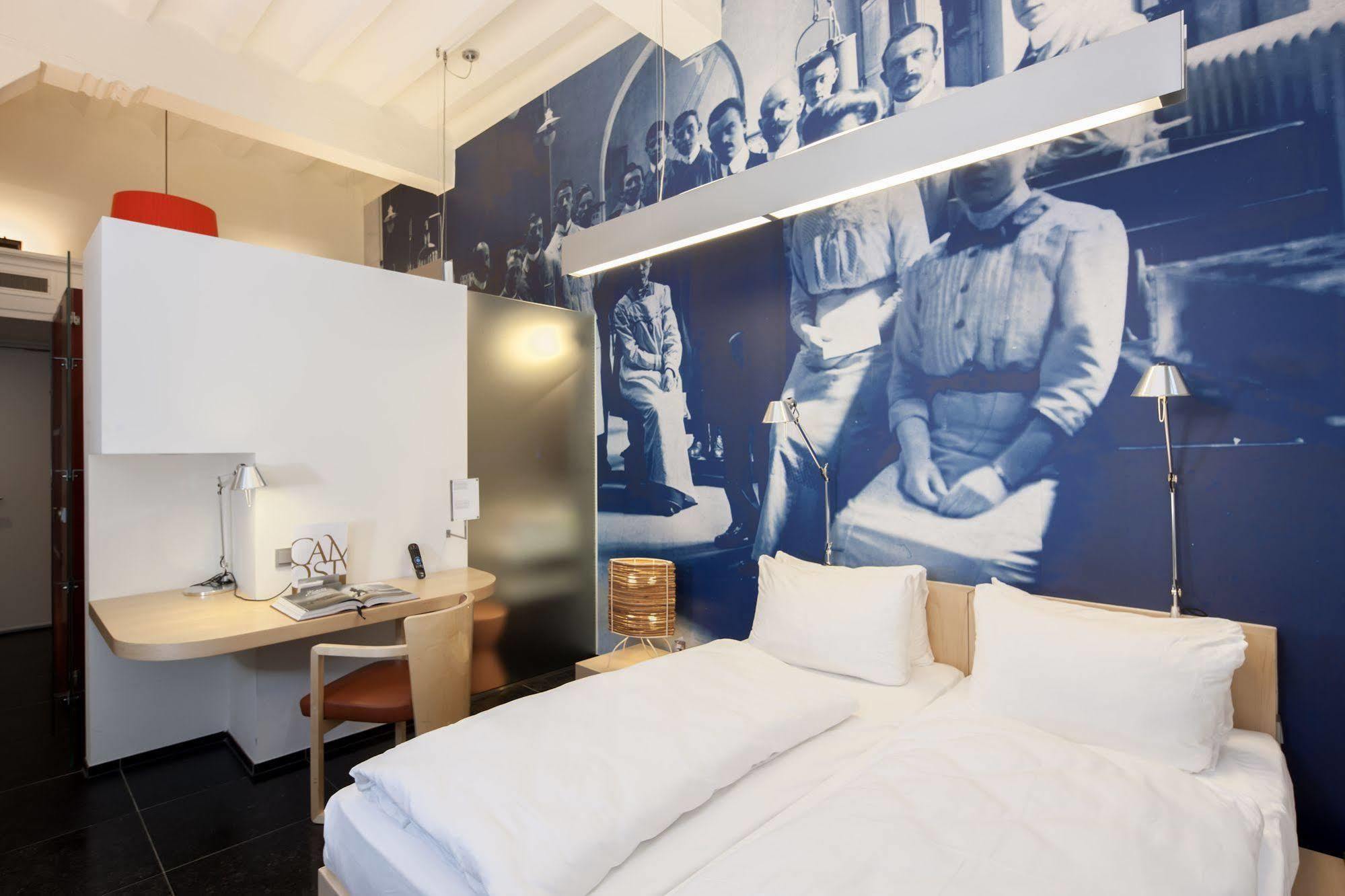 Kruisherenhotel Maastricht - Oostwegel Collection, Member Of Design Hotels Ngoại thất bức ảnh A typical room at the hotel