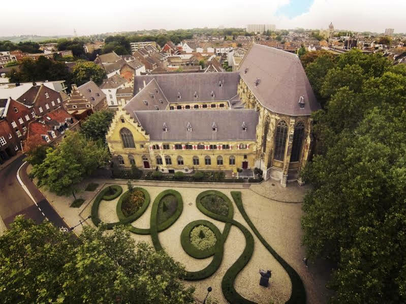 Kruisherenhotel Maastricht - Oostwegel Collection, Member Of Design Hotels Ngoại thất bức ảnh The former abbey church of St. Maria